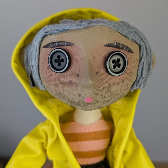 Coraline's Doll Prop Replica, Posable Coralline Doll, 2018 Laika - Picture 2 of 16
